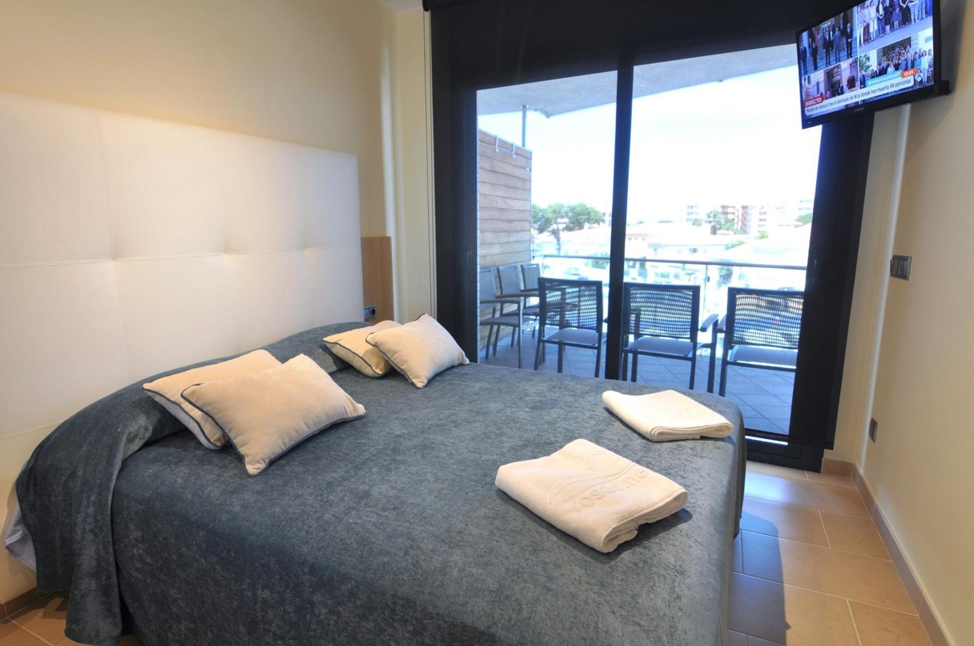 Rnet - Apartments Roses Port Trebol エクステリア 写真