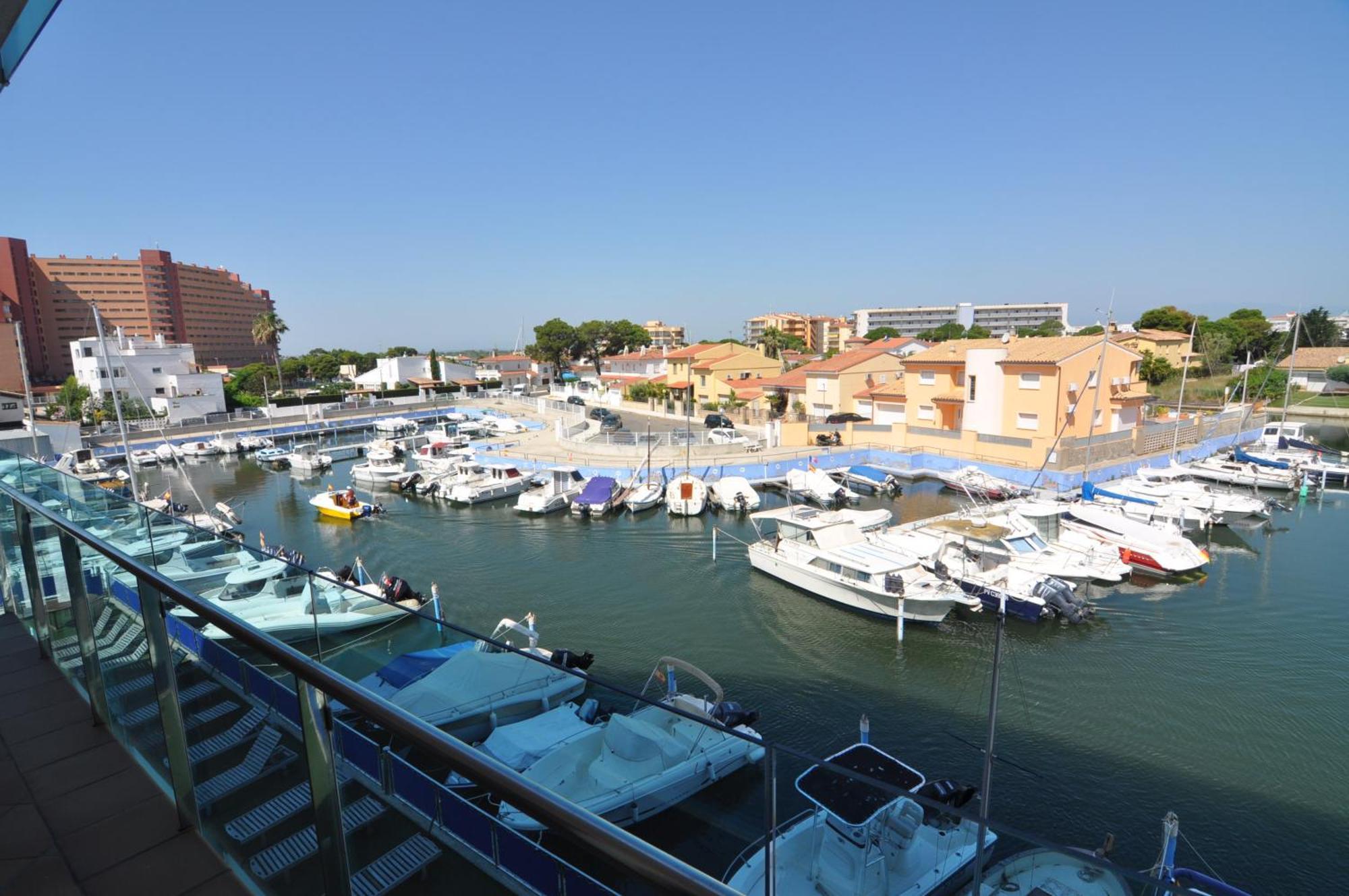 Rnet - Apartments Roses Port Trebol エクステリア 写真