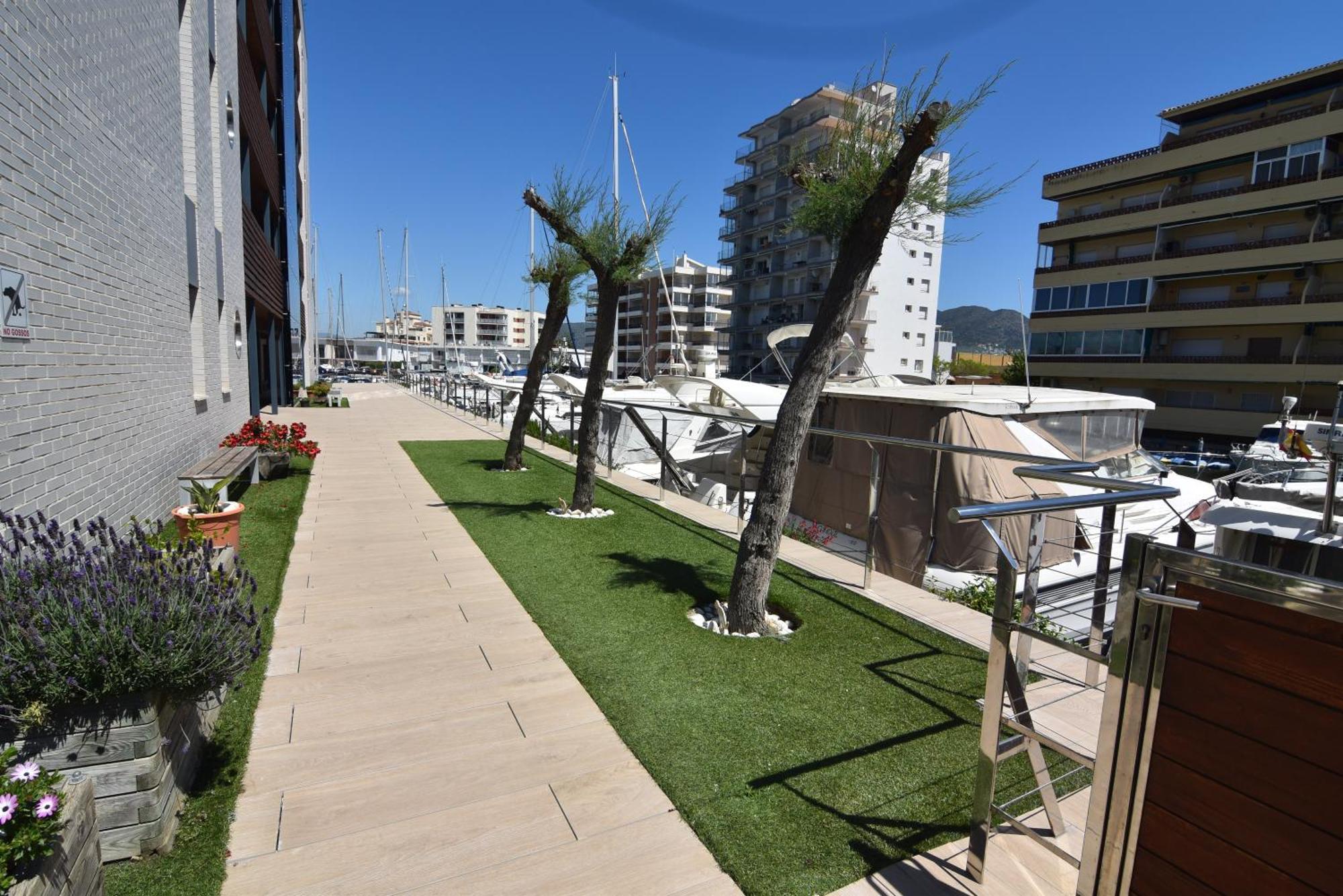 Rnet - Apartments Roses Port Trebol エクステリア 写真