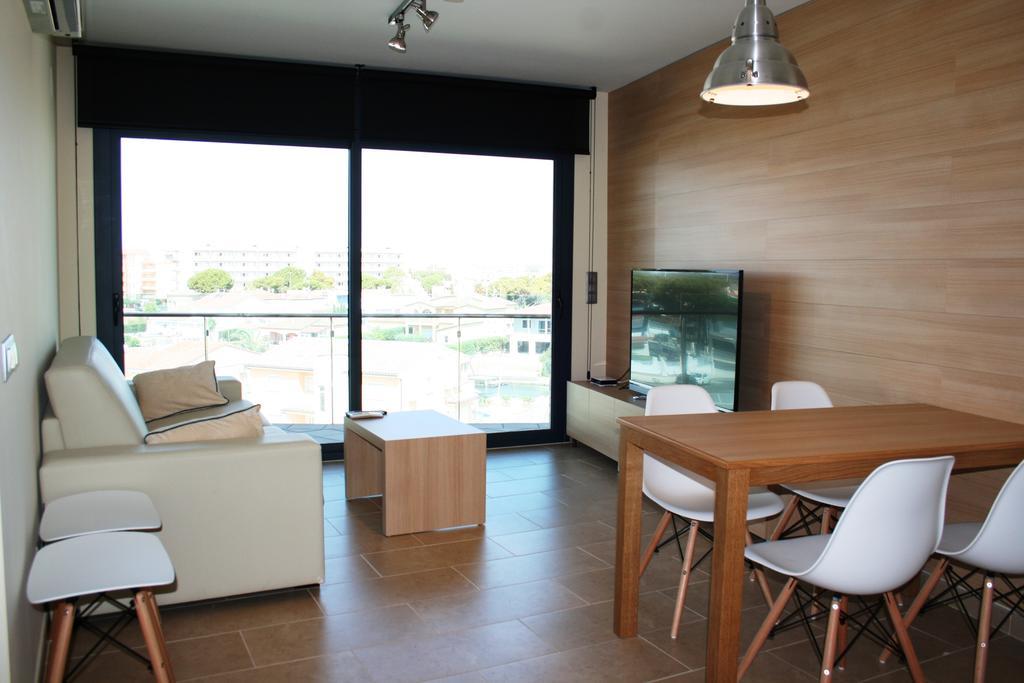 Rnet - Apartments Roses Port Trebol エクステリア 写真